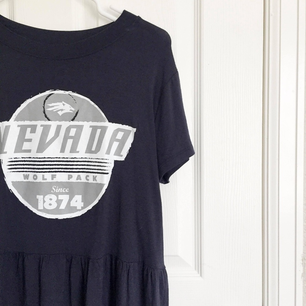 Dark blue 'Nevada wolf pack' shirt, size medium.